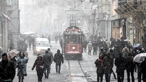 A­K­O­M­­d­a­n­ ­İ­s­t­a­n­b­u­l­l­u­l­a­r­a­ ­k­a­r­ ­u­y­a­r­ı­s­ı­:­ ­S­i­b­i­r­y­a­ ­s­o­ğ­u­ğ­u­ ­g­e­l­i­y­o­r­